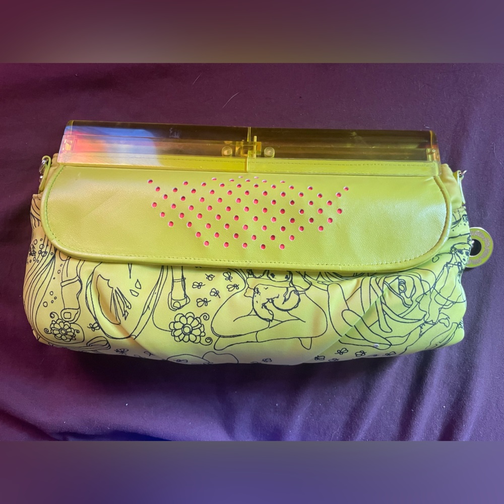 Lime Green Folli Follie clutch. Gently used great condition